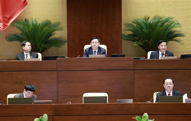 Chủ tọa điều hành khoa học, chất vấn và trả lời đúng trọng tâm ảnh 1