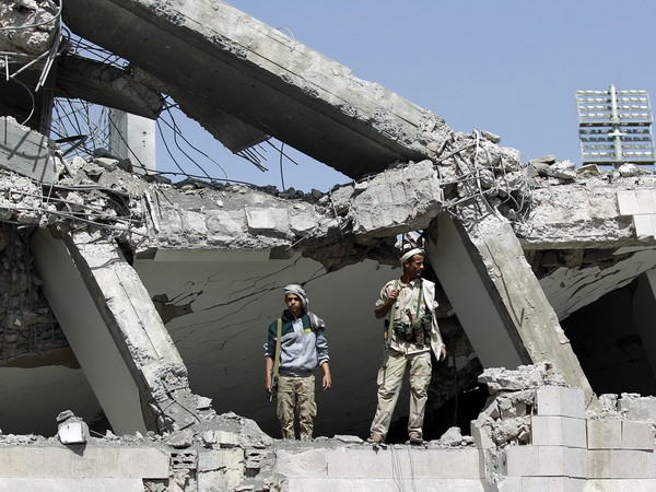 Houthi tố cáo liên quân không kích Sanaa gây thương vong lớn ảnh 1