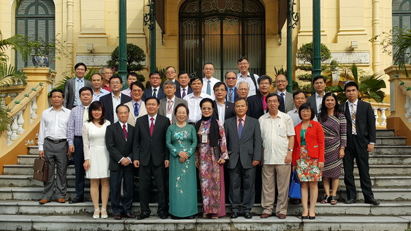 Trí thức Việt ở nước ngoài đề xuất giải pháp về tài chính, giáo dục ảnh 1