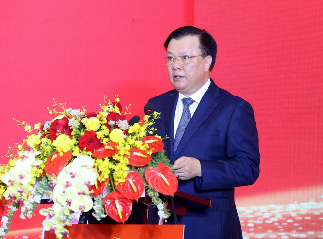 Ủy viên Bộ Chính trị, Bí thư Thành ủy, Trưởng đoàn Đại biểu quốc hội thành phố Hà Nội Đinh Tiến Dũng phát biểu. (Ảnh: Phạm Kiên/TTXVN) ttxvn_2503_dinh tien dung.jpg