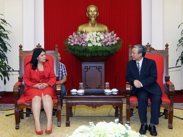 Đoàn đại biểu Đoàn Thanh niên Cộng sản Cuba thăm Việt Nam ảnh 1