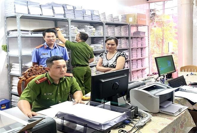 Vụ trục lợi tiền bảo hiểm tại các phòng khám: Tạm giữ 18 đối tượng ảnh 1