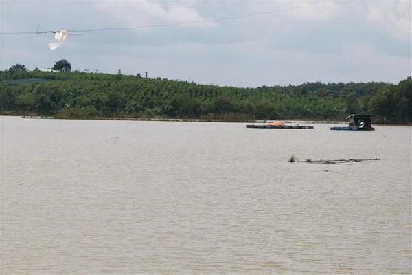 Lật xuồng trên sông Đồng Nai, một người đàn ông mất tích ảnh 1