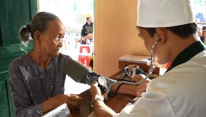 Xã hội hóa công tác chăm sóc sức khỏe cho người cao tuổi ảnh 1