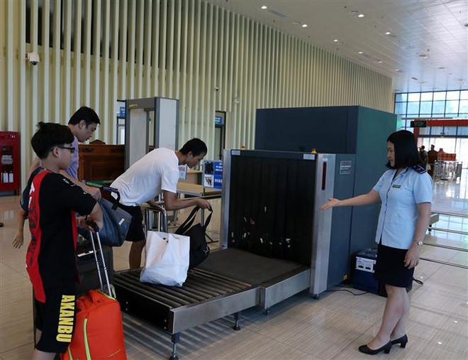 Đơn giản hóa thủ tục xuất nhập cảnh cho người nước ngoài vào Việt Nam ảnh 1