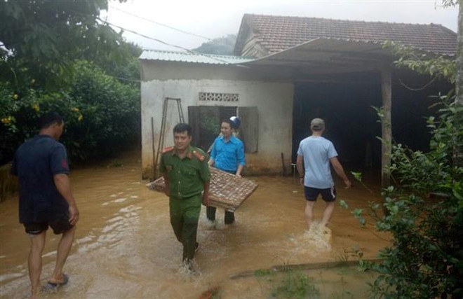 Lâm Đồng: Mưa lũ làm ngập gần 1.400 căn nhà, thiệt hại hàng trăm tỷ ảnh 1