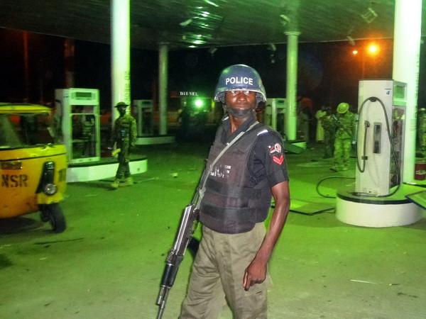 Hạ viện Nigeria phản đối yêu cầu kéo dài tình trạng khẩn cấp ảnh 1