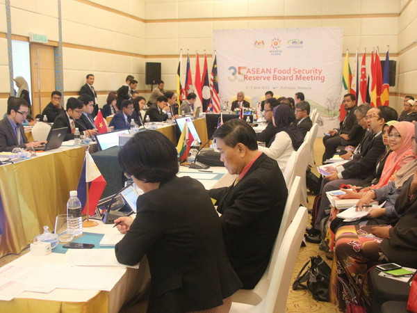 Quan chức cấp cao ASEAN họp về các vấn đề khu vực quan trọng ảnh 1