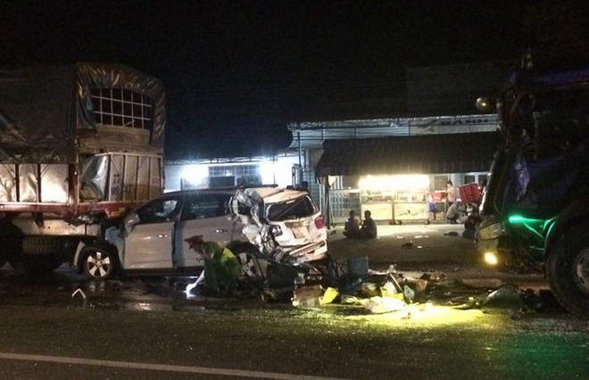 Bốn xe ôtô đâm liên hoàn khiến 12 người thương vong ở Đồng Nai ảnh 1