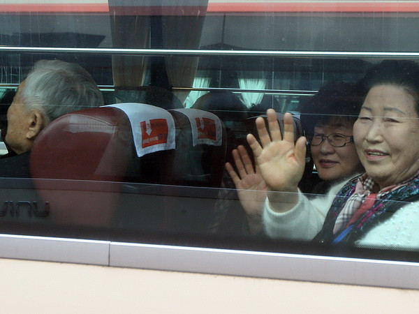 Chính phủ Hàn Quốc cho phép nhóm dân sự gặp phía Triều Tiên ảnh 1