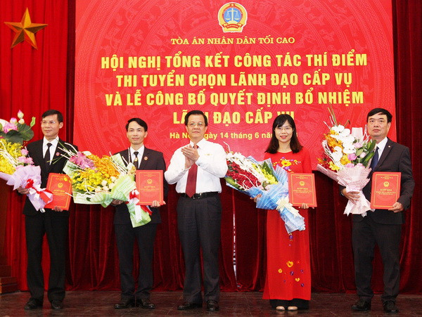 Tòa án nhân dân Tối cao bổ nhiệm cán bộ cấp Vụ sau thi tuyển ảnh 1
