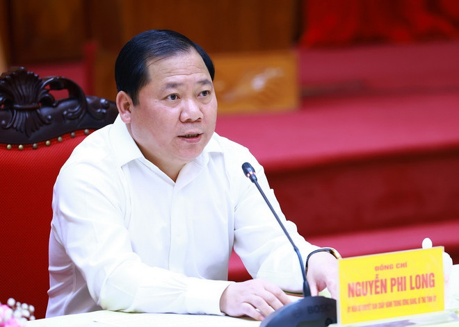 Bí thư Tỉnh ủy Hòa Bình Nguyễn Phi Long phát biểu. (Ảnh: Dương Giang/TTXVN) ttxvn_1304_pham minh chinh hoa binh (2).jpg