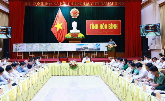 Thủ tướng Phạm Minh Chính làm việc với Ban Thường vụ Tỉnh ủy Hòa Bình. (Ảnh: Dương Giang/TTXVN) ttxvn_1304_pham minh chinh hoa binh (4).jpg
