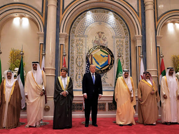 Tổng thống Mỹ Donald Trump nhóm họp với các nhà lãnh đạo vùng Vịnh ảnh 1