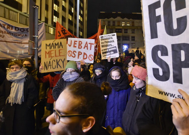 Séc: Biểu tình phản đối chính đảng có quan điểm chống nhập cư ảnh 1