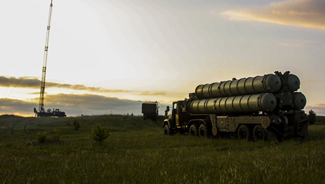 S-300 là một trong những hệ thống tên lửa phòng không mạnh nhất thế giới hiện nay. (Nguồn: RIA) Nga có thể cân nhắc bán hệ thống tên lửa phòng không S-300 cho Syria ảnh 1