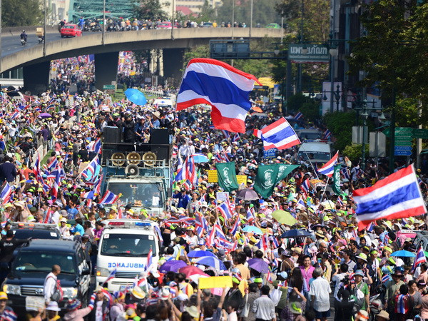 Người biểu tình chống chính phủ tại Bangkok. (Nguồn: THX/TTXVN) "Chính phủ Thái Lan có đủ khả năng kiểm soát tình hình" ảnh 1