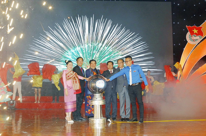 Bế mạc Gặp gỡ hữu nghị thanh niên Việt ​Nam-Lào năm 2017 ảnh 1