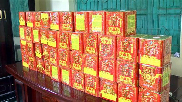 Quảng Trị: Bắt quả tang đối tượng vận chuyển trái phép 380kg pháo ảnh 1