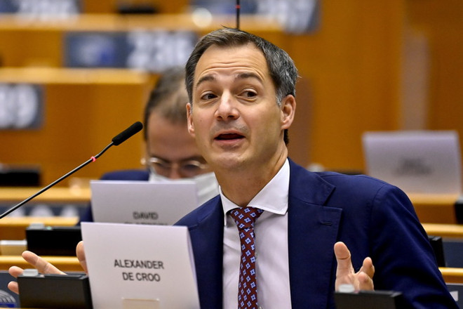 Thủ tướng Bỉ Alexander De Croo. (Ảnh: AFP/TTXVN) Nhiều nước ban bố tình trạng khẩn cấp và tái áp đặt lệnh giới nghiêm ảnh 1