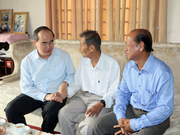 Chủ tịch MTTQ Nguyễn Thiện Nhân thăm, chúc Tết tại Vĩnh Long ảnh 1