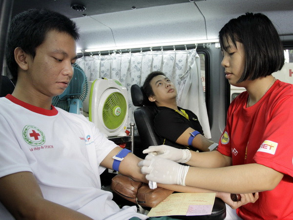 Hành trình Đỏ 2014 - Kết nối những trái tim thiện nguyện ảnh 1