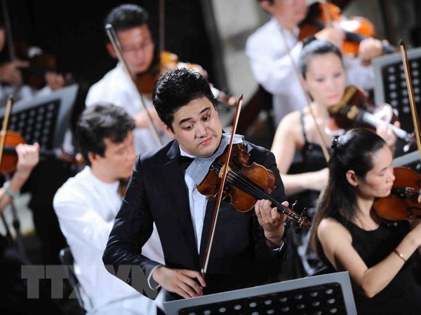 Nghệ sỹ violin tài năng Bùi Công Duy mở màn mùa diễn 2019 ảnh 1