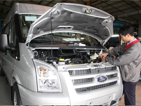 Doanh số bán xe tám tháng của Ford Việt Nam tăng 49% ảnh 1