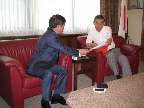 Đại sứ Việt Nam ở Thổ Nhĩ Kỳ trao tài liệu về vụ giàn khoan ảnh 1