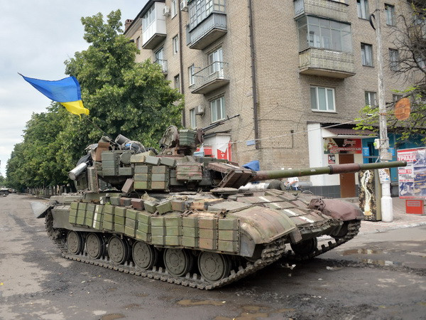 EU trừng phạt bổ sung 11 người liên quan khủng hoảng Ukraine ảnh 1