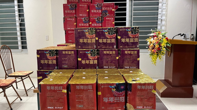 Lào Cai: Bắt đối tượng vận chuyển 168kg pháo trái phép qua biên giới ảnh 1