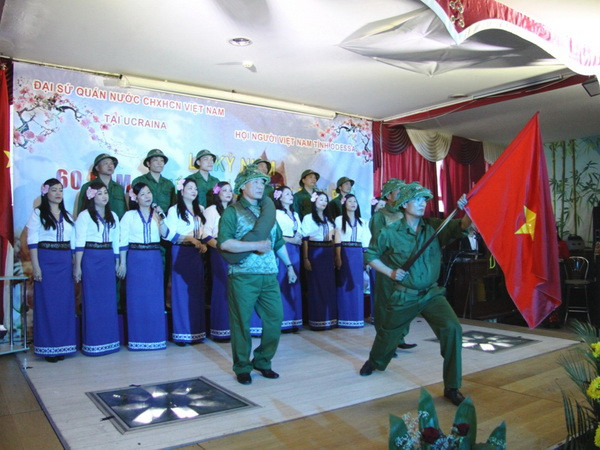 Míttinh kỷ niệm Chiến thắng Điện Biên Phủ tại Ukraine ảnh 1