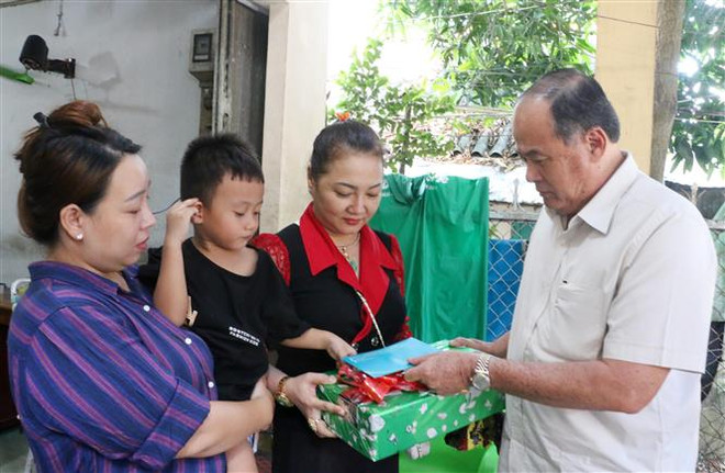 An Giang: Tạm giữ nghi phạm ném bé trai xuống sông Rạch Giá ảnh 2