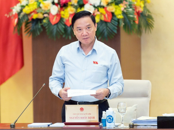 Phó Chủ tịch Quốc hội Nguyễn Khắc Định phát biểu. (Ảnh: Doãn Tấn/TTXVN) Ủy ban Thường vụ Quốc hội họp cho ý kiến việc tiếp thu 2 dự thảo Luật ảnh 2