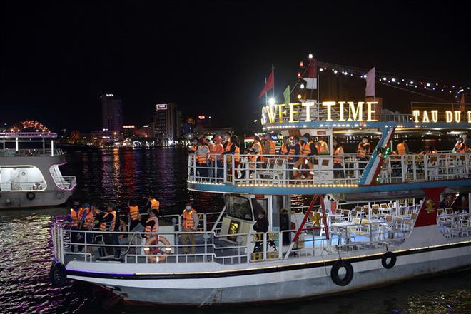 Thành phố Đà Nẵng khởi sắc đón khách du lịch dịp nghỉ lễ 30/4 ảnh 3