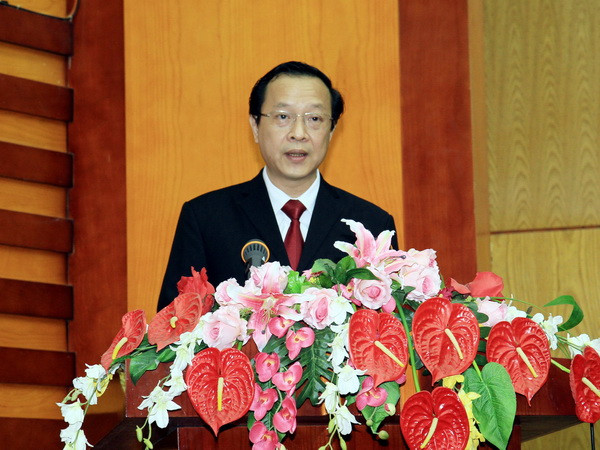 Chủ tịch UBND tỉnh Lạng Sơn Phạm Ngọc Thưởng phát biểu sau khi được bầu. (Ảnh: Đặng Thái Thuần/TTXVN) Ông Phạm Ngọc Thưởng được bầu làm Chủ tịch UBND tỉnh Lạng Sơn ảnh 1