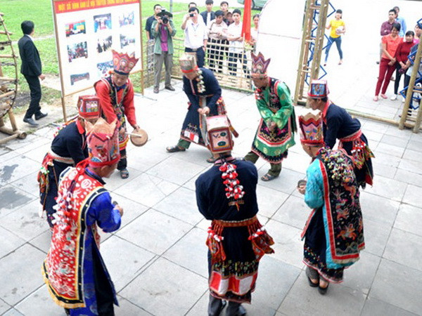 Khai mạc Hội chợ Hùng Vương chào mừng Lễ hội Đền Hùng 2015 ảnh 1