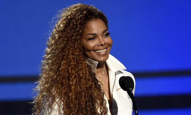 Em gái Michael Jackson sinh con trai đầu lòng ở tuổi 50 ảnh 1