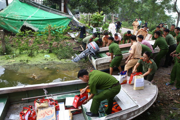Hà Nội: Ngăn chặn nguy cơ bùng phát dịch bệnh ở vùng ngập úng ảnh 2