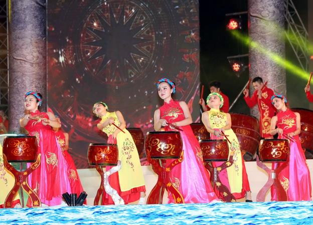 Chủ tịch Quốc hội dự Lễ công bố thành lập thành phố Chí Linh ảnh 1