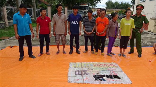 Tây Ninh: Phá tụ điểm đá gà và lắc tài xỉu ở vùng sâu gần biên giới ảnh 2