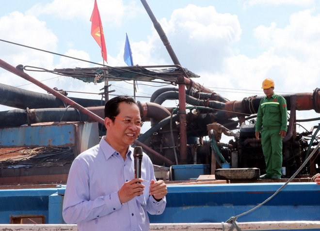 Ông Vương Quốc Nam, Phó chủ tịch Ủy ban Nhân dân tỉnh Sóc Trăng, phát biểu tại buổi lễ. (Ảnh: Trung Hiếu/TTXVN) ttxvn_3006_mo cat soc trang (3).jpg
