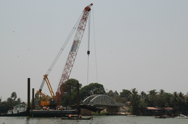 Gần 300 tỷ đồng xây cầu mới thay thế cầu Ghềnh vừa bị sập ảnh 1