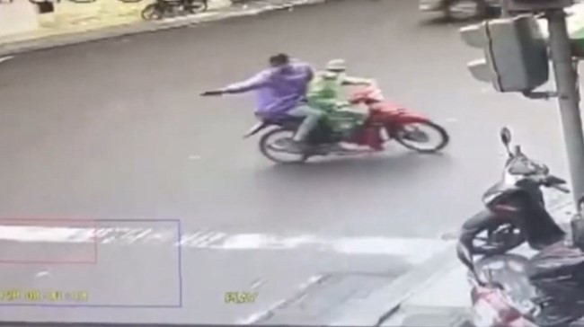 Tạm giữ hình sự hai đối tượng nổ súng gây rối trật tự công cộng ảnh 1