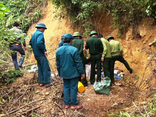 Thanh Hóa: Đi đánh cá, ngư dân ''câu'' được quả bom nặng 165kg ảnh 1