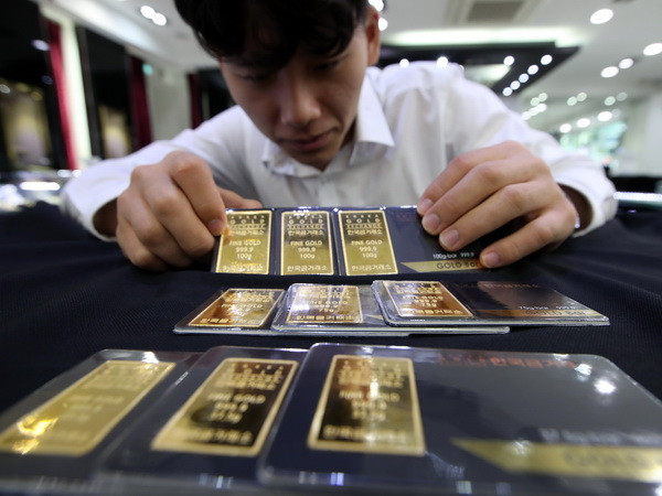Giá vàng thế giới tăng lên gần mức cao nhất trong chín tháng qua ảnh 1