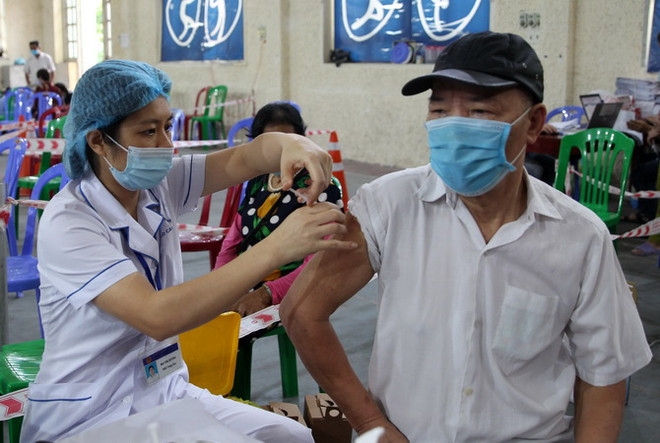 Lào Cai cách ly 7 ngày với người tiêm đủ liều đến, về từ vùng dịch ảnh 1