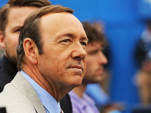Netflix cắt hợp đồng với Kevin Spacey sau bê bối tình dục ảnh 1