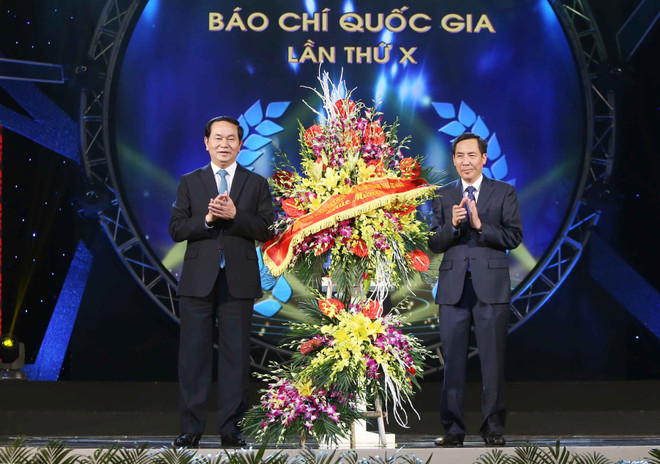 Chủ tịch nước: Nhà báo không được uốn cong ngòi bút trước cám dỗ ảnh 2