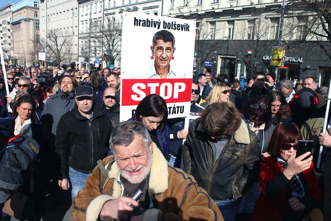 Người Việt kinh doanh nhà hàng ở Séc điêu đứng vì luật mới ảnh 1